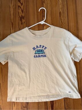 Life is Good Happy Camper Graphic Tee Women’s Medium Cream Short Sleeve